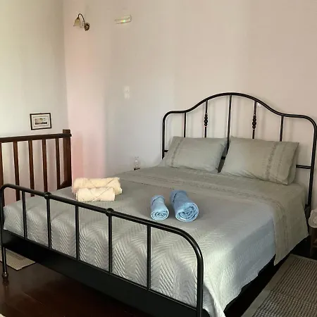 Holiday home Granny's House Perivolia (Theriso)